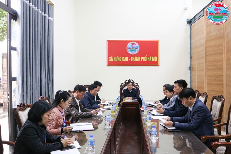 HỘI NGHỊ TẬP THỂ UBND XÃ HƯNG ĐẠO XEM XÉT, GIẢI QUYẾT CÁC NỘI DUNG CÔNG VIỆC THEO THẨM QUYỀN VÀ TRIỂN KHAI NHIỆM VỤ TUẦN 01/2026- Ảnh 1.