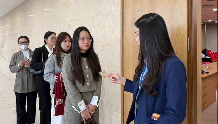 Trung tâm Phục vụ hành chính công thành phố Hà Nội tổ chức vòng 1 kỳ đánh giá, xét tuyển lao động hợp đồng đợt 3 năm 2025- Ảnh 2.