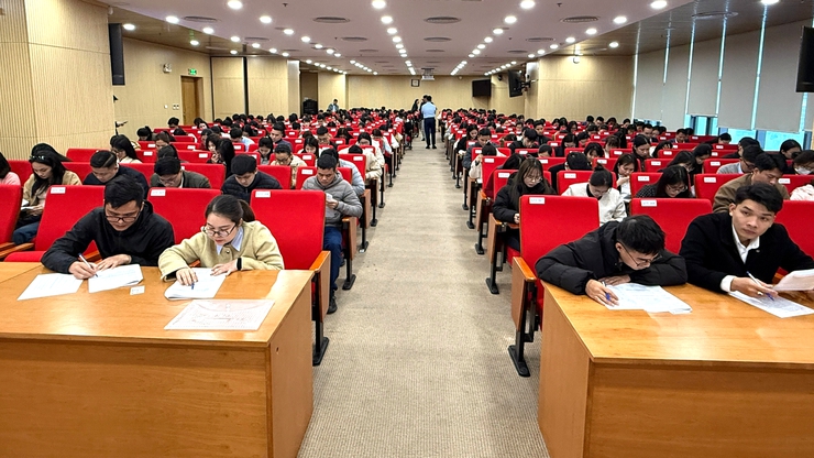 Trung tâm Phục vụ hành chính công thành phố Hà Nội tổ chức vòng 1 kỳ đánh giá, xét tuyển lao động hợp đồng đợt 3 năm 2025- Ảnh 5.