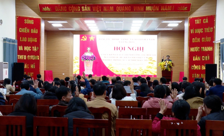 HỘI NGHỊ LIÊN TỊCH LẤY Ý KIẾN CỬ TRI NƠI CÔNG TÁC ĐỐI VỚI NGƯỜI ỨNG CỬ ĐẠI BIỂU HĐND TẠI XÃ ỨNG HÒA- Ảnh 4.