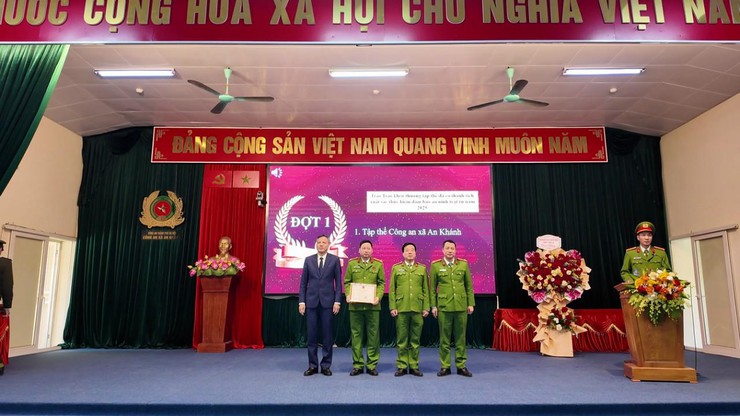 Hội nghị Tổng kết công tác Công an năm 2025 triển khai chương trìinh công tác công an năm 2026- Ảnh 12.
