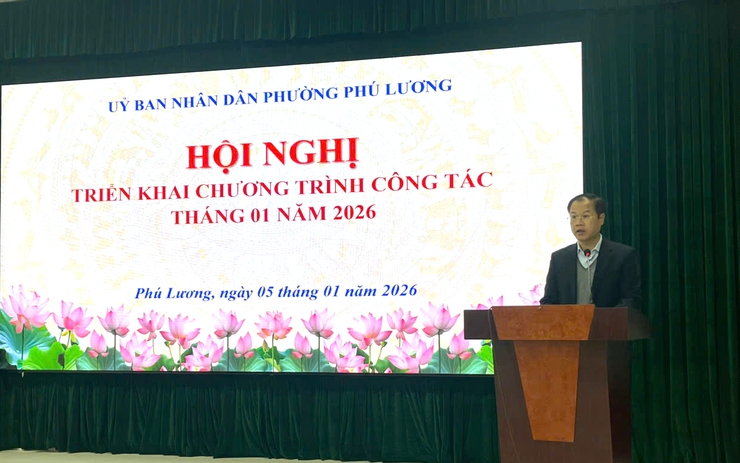 Sinh hoạt dưới cờ đầu năm 2026: Phú Lương sẵn sàng cho năm bản lề thực hiện các nhiệm vụ chính trị- Ảnh 3.