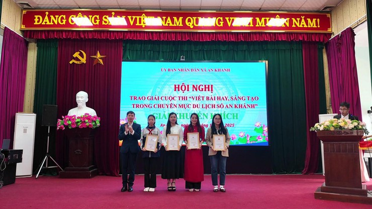 Hội nghị tuyên dương, khen thưởng, trao giải các cuộc thi lĩnh vực Văn hóa – Xã hội năm 2025- Ảnh 10.