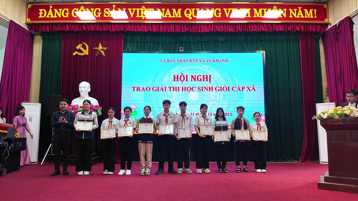 Hội nghị tuyên dương, khen thưởng, trao giải các cuộc thi lĩnh vực Văn hóa – Xã hội năm 2025- Ảnh 21.