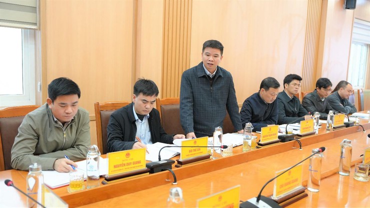 Đồng chí Phó Bí thư Đảng uỷ, Chủ tịch UBND xã Hồ Trung Nghĩa chủ trì Hội nghị nghe báo công tác giải phóng mặt bằng các dự án trọng điểm trên địa bàn- Ảnh 3.