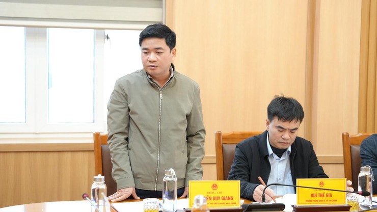 Đồng chí Phó Bí thư Đảng uỷ, Chủ tịch UBND xã Hồ Trung Nghĩa chủ trì Hội nghị nghe báo công tác giải phóng mặt bằng các dự án trọng điểm trên địa bàn- Ảnh 4.