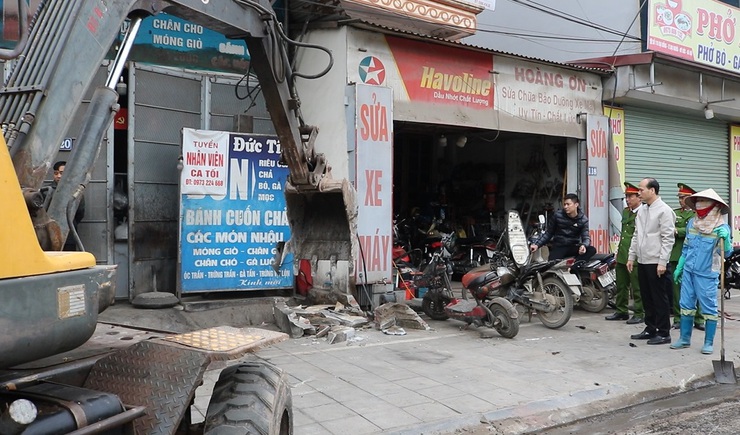 Xã Mỹ Đức ra quân lập lại trật tự đô thị: Quyết tâm xây dựng diện mạo “Sáng – Xanh – Sạch – Đẹp”- Ảnh 14.