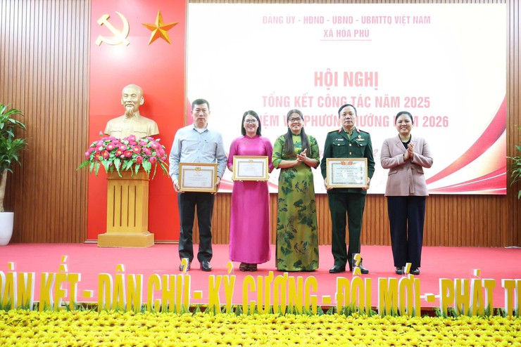 Đoàn Thanh niên xã Hòa Phú vinh dự được Ban Tuyên giáo và Dân vận Thành ủy Hà Nội tặng Giấy khen- Ảnh 1.