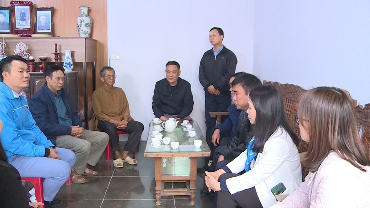 UBMTTQ Việt Nam xã trao hỗ trợ xây dựng nhà Đại đoàn kết cho hộ cận nghèo thôn Cựu Lục- Ảnh 1.