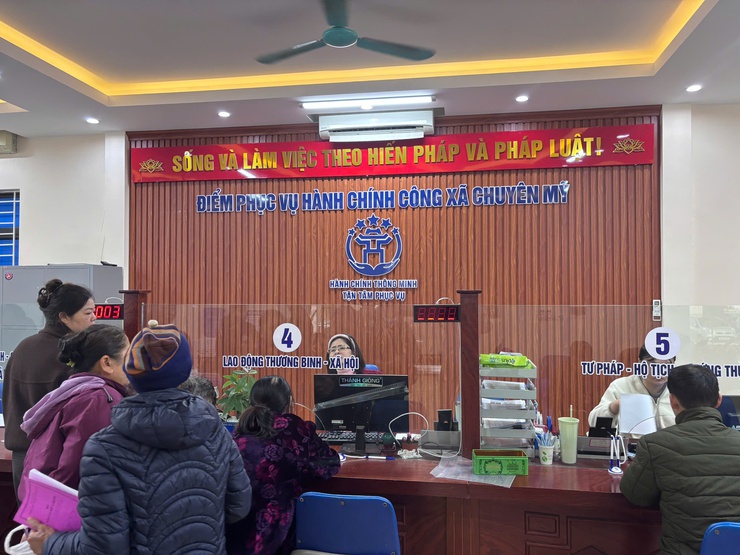 Cán bộ, công chức xã Chuyên Mỹ: Rạo rực khí thế những ngày đầu làm việc sau kỳ nghỉ Tết Dương lịch 2026- Ảnh 3.