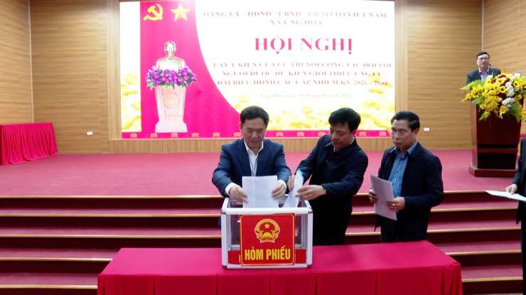 HỘI NGHỊ LIÊN TỊCH LẤY Ý KIẾN CỬ TRI NƠI CÔNG TÁC ĐỐI VỚI NGƯỜI ỨNG CỬ ĐẠI BIỂU HĐND TẠI XÃ ỨNG HÒA- Ảnh 1.