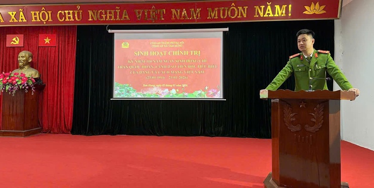 Công an xã Tam Hưng tổ chức Lễ chào cờ Tổ quốc tháng 01/2026 gắn với sinh hoạt chính trị, tư tưởng kỷ niệm 110 năm Ngày sinh đồng chí Trần Quốc Hoàn- Ảnh 3.
