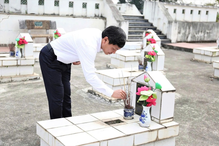 SÓC SƠN PHỐI HỢP GẮN BIỂN CÔNG TRÌNH CHĂM SÓC, BẢO VỆ MÔI TRƯỜNG- Ảnh 7.