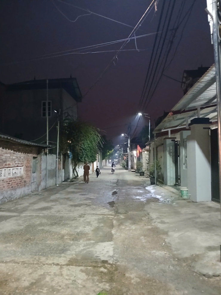 XÃ SÓC SƠN TRIỂN KHAI XÃ HỘI HÓA LẮP ĐẶT HỆ THỐNG CHIẾU SÁNG NÔNG THÔN- Ảnh 7.