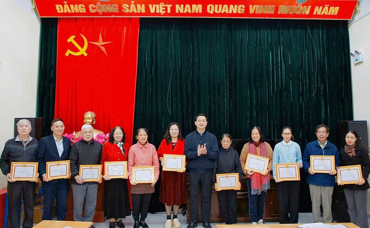 Sinh hoạt chi bộ thường kỳ tại Chi bộ tổ dân phố số 10- Ảnh 4.