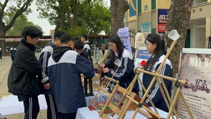 NGÀY HỘI HỌC SINH – SINH VIÊN: TRẢI NGHIỆM STEM HÔM NAY, ĐỊNH HƯỚNG NGHỀ NGHIỆP NGÀY MAI- Ảnh 4.