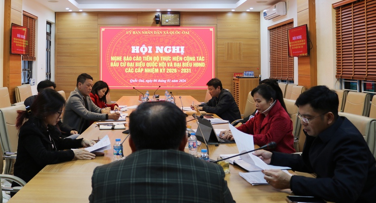 Đồng chí Chủ tịch UBND xã Quốc Oai nghe báo cáo tiến độ công tác bầu cử đại biểu Quốc hội khóa XVI và HĐND các cấp- Ảnh 2.