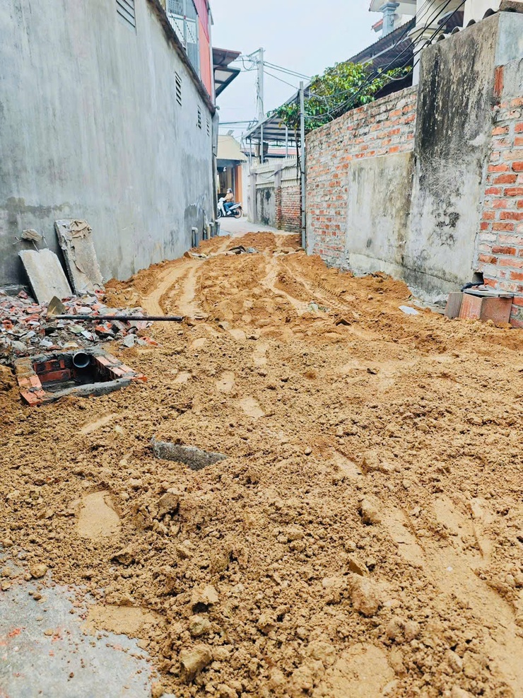 Thôn Đồng Bảng: Nhân dân tích cực hưởng ứng bê tông hóa đường làng ngõ xóm- Ảnh 1.