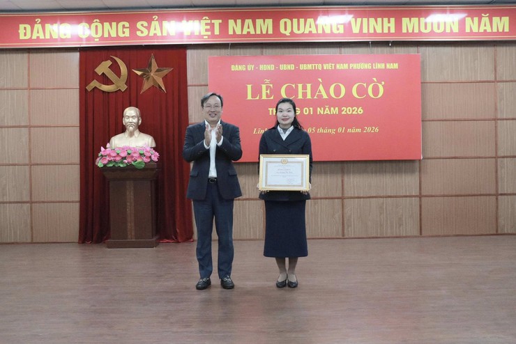 PHƯỜNG LĨNH NAM TỔ CHỨC LỄ CHÀO CỜ ĐẦU TUẦN THÁNG 01 NĂM 2026.- Ảnh 2.