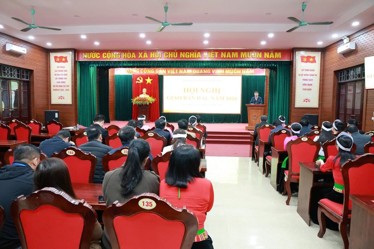 Xã Yên Xuân tổ chức lễ chào cờ đầu năm 2026- Ảnh 1.