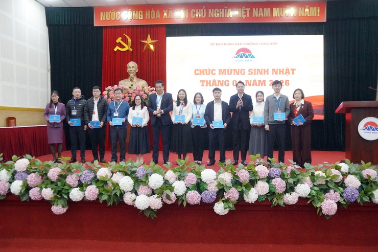 UBND phường Long Biên tổ chức Lễ chào cờ tháng 1/2026- Ảnh 7.