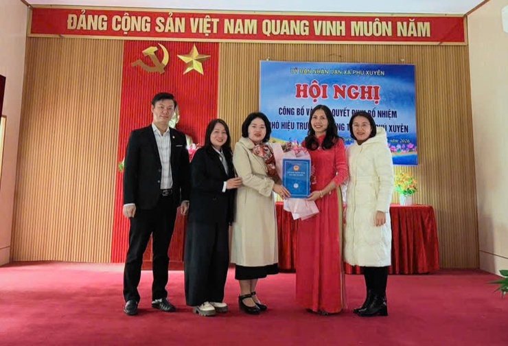 XÃ PHÚ XUYÊN TỔ CHỨC HỘI NGHỊ TRAO QUYẾT ĐỊNH BỔ NHIỆM PHÓ HIỆU TRƯỞNG TRƯỜNG TIỂU HỌC PHÚ XUYÊN- Ảnh 1.