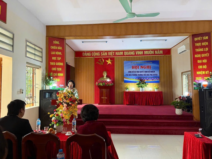XÃ PHÚ XUYÊN TỔ CHỨC HỘI NGHỊ TRAO QUYẾT ĐỊNH BỔ NHIỆM PHÓ HIỆU TRƯỞNG TRƯỜNG TIỂU HỌC PHÚ XUYÊN- Ảnh 2.