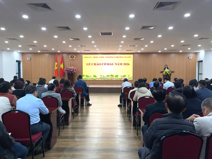 Phường Cầu Giấy tổ chức Lễ chào cờ đầu năm mới 2026- Ảnh 1.
