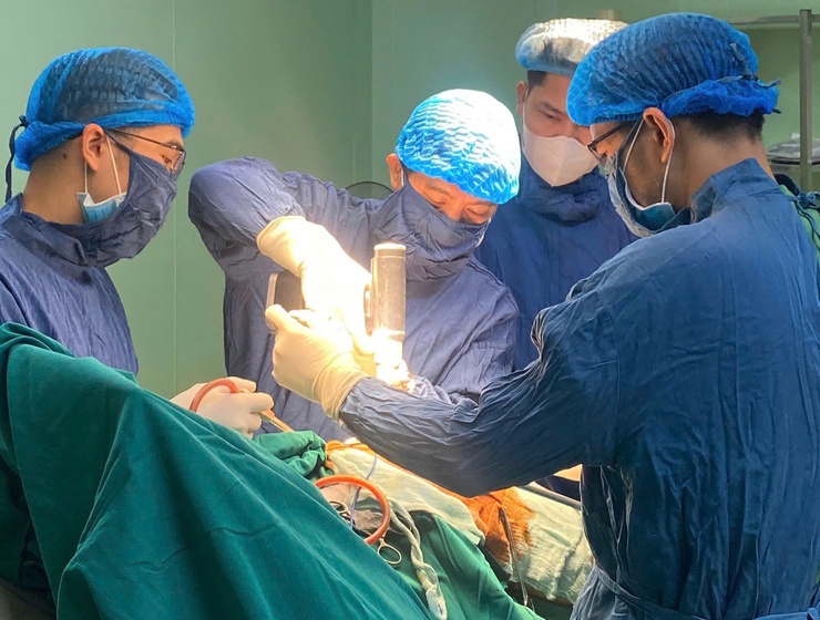 Người "mở đường" kỹ thuật cao trên vùng núi Ba Vì- Ảnh 2.