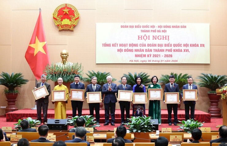 Hà Nội: Tổng kết hoạt động của Đoàn Đại biểu Quốc hội khóa XV và Hội đồng nhân dân thành phố Hà Nội khóa XVI nhiệm kỳ 2021-2026- Ảnh 3.