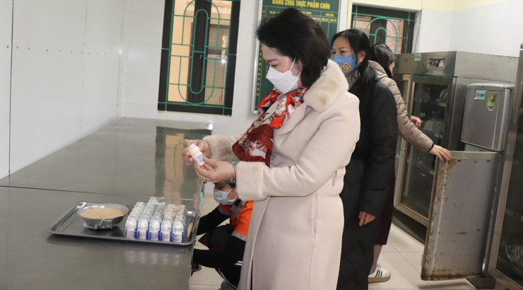 XÃ PHÚ XUYÊN TRIỂN KHAI KIỂM TRA CÔNG TÁC ĐẢM BẢO AN TOÀN THỰC PHẨM DỊP TẾT, VÀ LỄ HỘI XUÂN NĂM  2026- Ảnh 2.