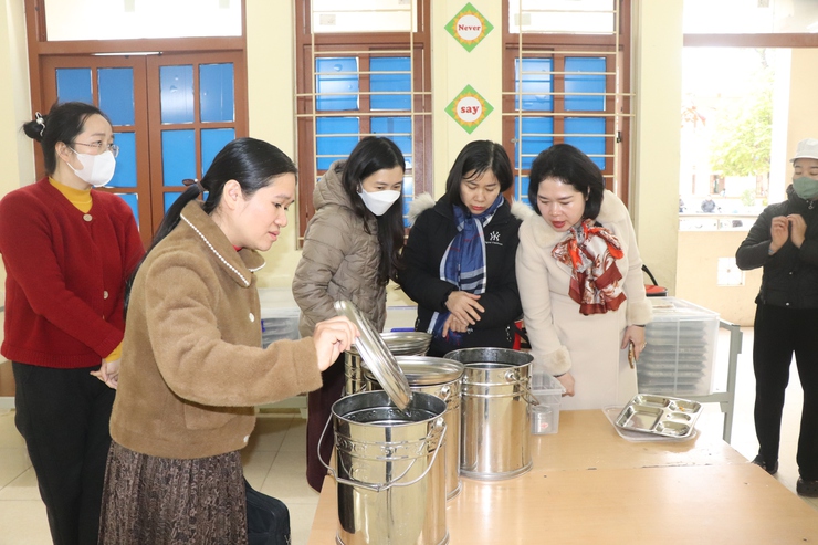 XÃ PHÚ XUYÊN TRIỂN KHAI KIỂM TRA CÔNG TÁC ĐẢM BẢO AN TOÀN THỰC PHẨM DỊP TẾT, VÀ LỄ HỘI XUÂN NĂM  2026- Ảnh 7.