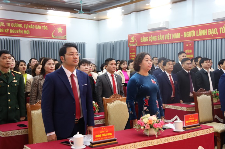 XÃ CỔ ĐÔ TỔ CHỨC LỄ CHÀO CỜ ĐẦU TUẦN THÁNG 01/2026, CÔNG BỐ CÁC QUYẾT ĐỊNH VỀ CÔNG TÁC CÁN BỘ VÀ TRIỂN KHAI NHIỆM VỤ TRỌNG TÂM- Ảnh 1.