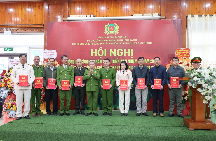 Chi hội Cựu Công an nhân dân phường Tùng Thiện, phường Sơn Tây, xã Đoài Phương tổ chức Hội nghị tổng kết công tác năm 2025- Ảnh 2.