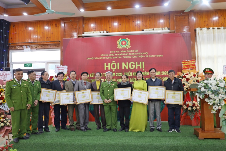 Chi hội Cựu Công an nhân dân phường Tùng Thiện, phường Sơn Tây, xã Đoài Phương tổ chức Hội nghị tổng kết công tác năm 2025- Ảnh 3.