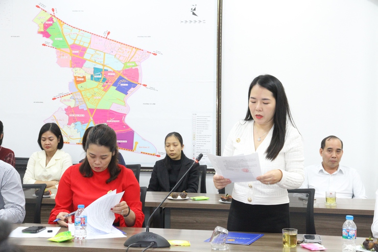 ĐẢNG ỦY PHƯỜNG XUÂN PHƯƠNG TỔ CHỨC HỘI NGHỊ CÔNG BỐ VÀ TRAO QUYẾT ĐỊNH VỀ CÔNG TÁC CÁN BỘ- Ảnh 2.