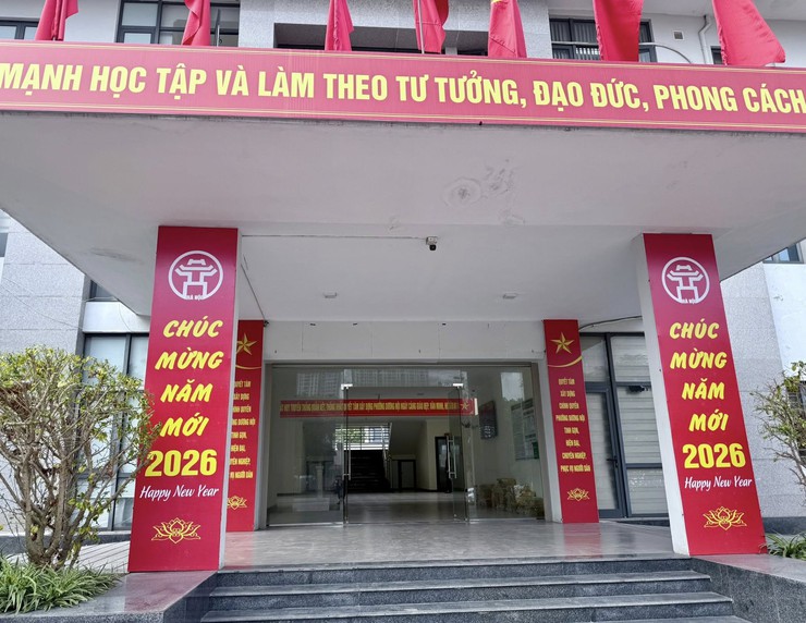 Chuẩn bị tốt nhất các điều kiện phục vụ Nhân dân đón Tết Nguyên đán Bính Ngọ 2026 lành mạnh, an toàn, tiết kiệm, đảm bảo mọi người mọi nhà đều có Tết- Ảnh 2.