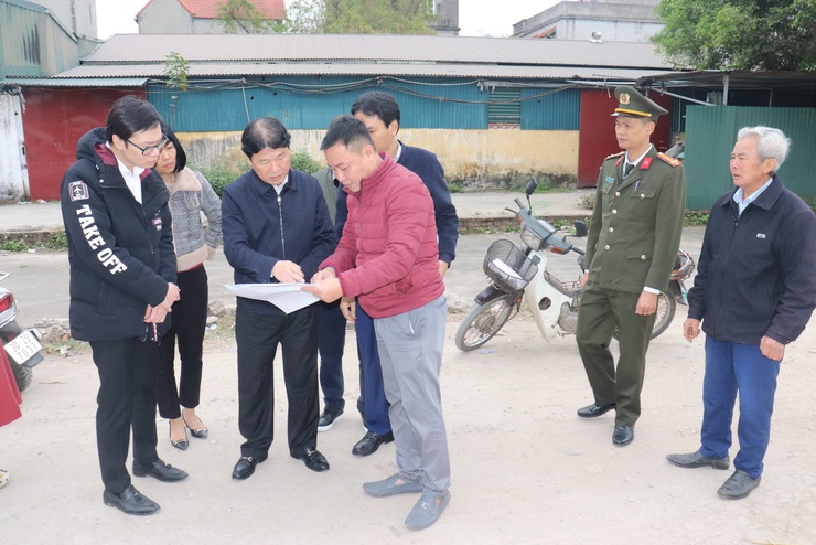 Đồng chí Bí thư Đảng ủy xã Thuận An kiểm tra tiến độ các dự án trên địa bàn xã- Ảnh 2.