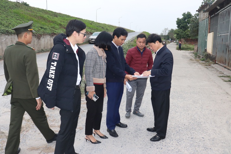 Đồng chí Bí thư Đảng ủy xã Thuận An kiểm tra tiến độ các dự án trên địa bàn xã- Ảnh 3.