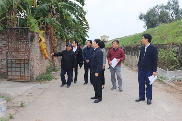 Đồng chí Bí thư Đảng ủy xã Thuận An kiểm tra tiến độ các dự án trên địa bàn xã- Ảnh 4.