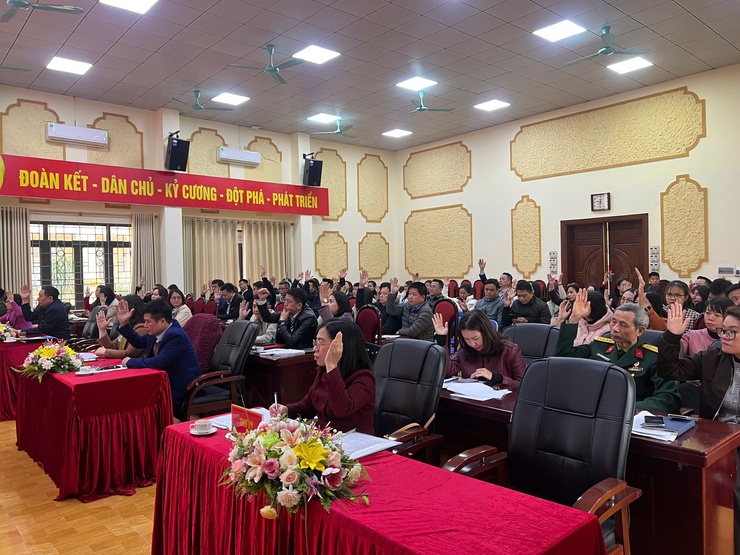 Hội nghị liên tịch giữa Đảng ủy, HĐND, UBND, MTTQ và các tổ chức chính trị – xã hội: Nâng cao trách nhiệm và tính dân chủ trong giới thiệu ứng cử đại biểu HĐND xã Ngọc Hồi- Ảnh 12.