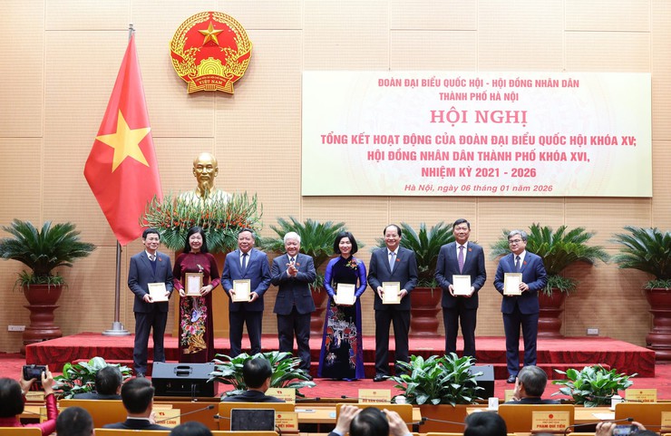 Hội nghị Tổng kết hoạt động của Đoàn đại biểu quốc hội khóa XV HĐND TP khóa XVI, nhiệm kỳ 2021-2026- Ảnh 4.
