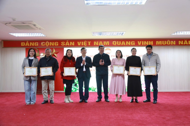 Phường Dương Nội tổng kết vận động ủng hộ đồng bào bị ảnh hưởng bởi thiên tai và Quỹ “Vì người nghèo” năm 2025- Ảnh 1.