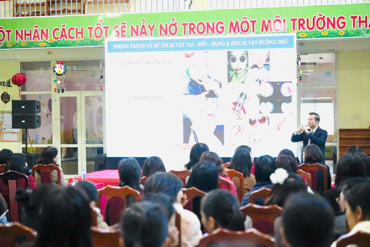 Phòng Văn hóa - Xã hội xã Thiên Lộc tập huấn chuyên đề "Phòng và xử lý một số tai nạn thương tích, một số bệnh thường gặp ở trẻ mầm non".- Ảnh 6.