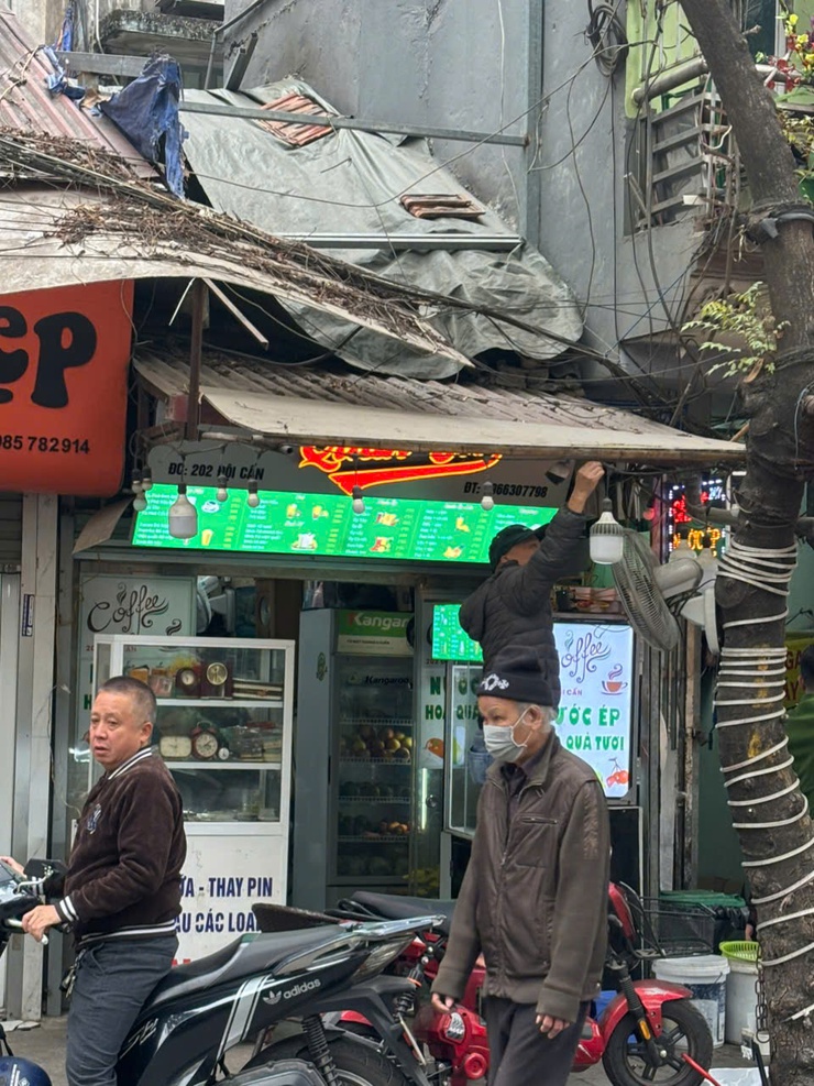 Phường Ngọc Hà ra quân cao điểm xử lý vi phạm trật tự đô thị, vệ sinh môi trường chào mừng Đại hội XIV của Đảng- Ảnh 10.