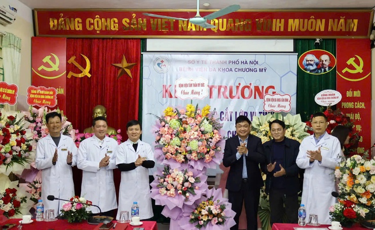 Bệnh viện Đa khoa Chương Mỹ tổ chức lễ khai trương hệ thống chụp cắt lớp vi tính và Trung tâm tiêm chủng vắc-xin- Ảnh 7.