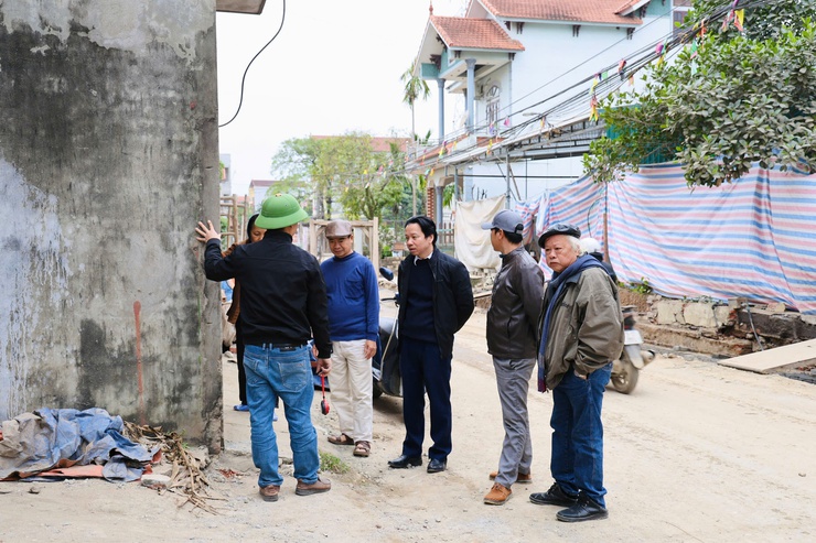 Người dân thôn Chi Nê đồng thuận bàn giao mặt bằng, tạo đà đẩy nhanh tiến độ Dự án cải tạo, nâng cấp tuyến đường Quốc lộ 6 - Trung Hòa- Ảnh 4.