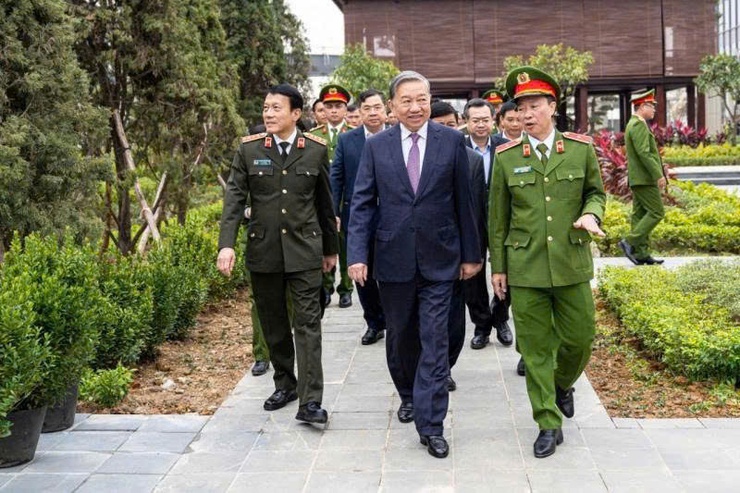 Tổng Bí thư Tô Lâm thăm, làm việc tại Trung tâm Dữ liệu Quốc gia, Bộ Công an!- Ảnh 3.