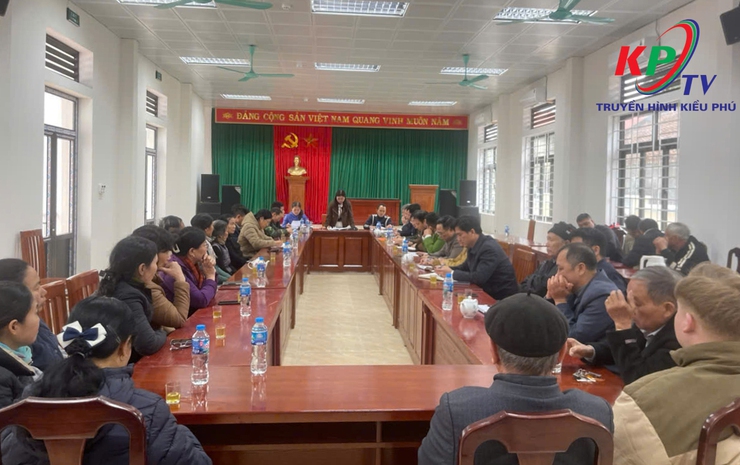 Đồng chí Đào Đức Anh- Phó bí thư thường trực Đảng ủy xã Kiều Phú dự sinh hoạt Đảng với Chi bộ thôn Cấn Hạ- Ảnh 1.