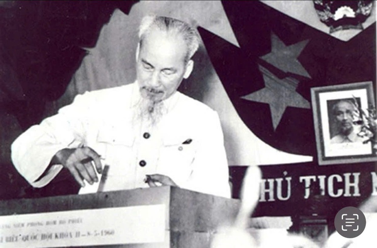 CHỦ TỊCH HỒ CHÍ MINH VÀ CUỘC TỔNG TUYỂN CỬ ĐẦU TIÊN- MỐC SON CHÓI LỌI TRONG LỊCH SỬ DÂN CHỦ VIỆT NAM- Ảnh 1.